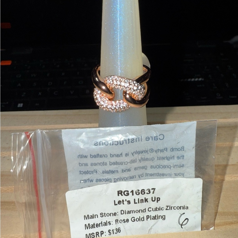 Let’s link up RG16637 Rose Gold Plated Link Ring with Cubic Zirconia size 6